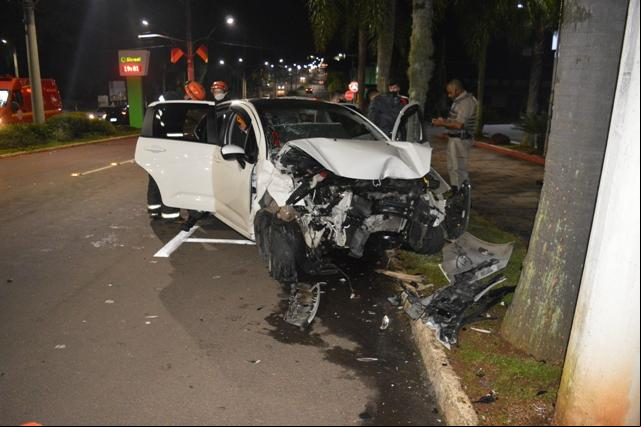 Vítimas foram socorridas por bombeiros e SAMU Vítimas foram socorridas por bombeiros e SAMU