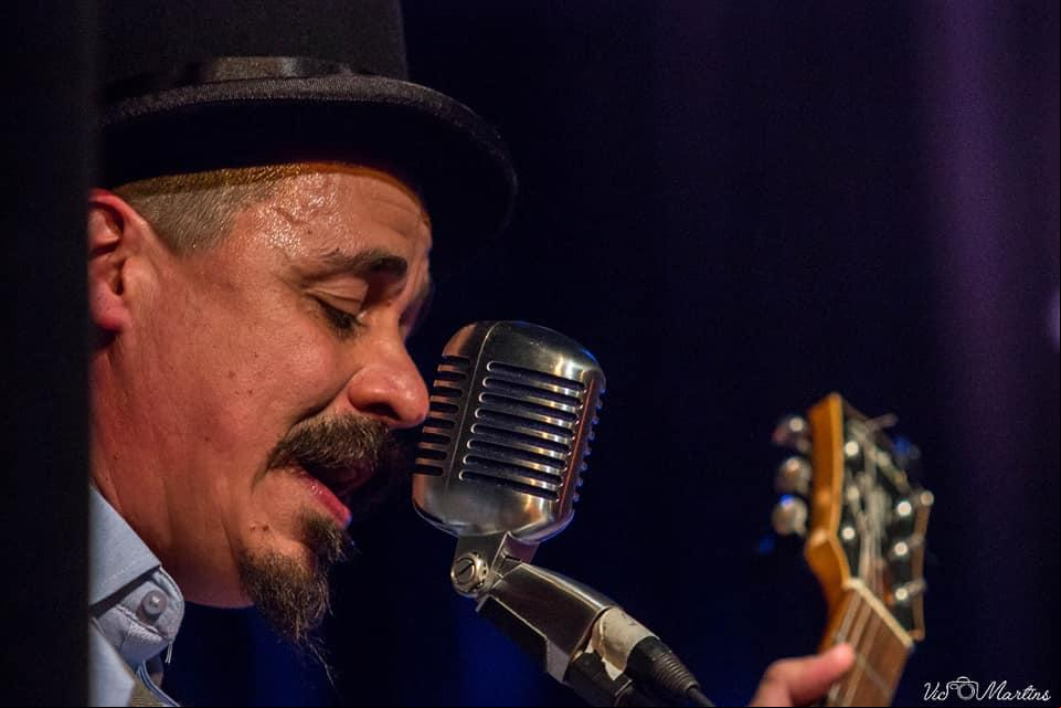Show é neste domingo, às 18h, com entrada franca Show é neste domingo, às 18h, com entrada franca