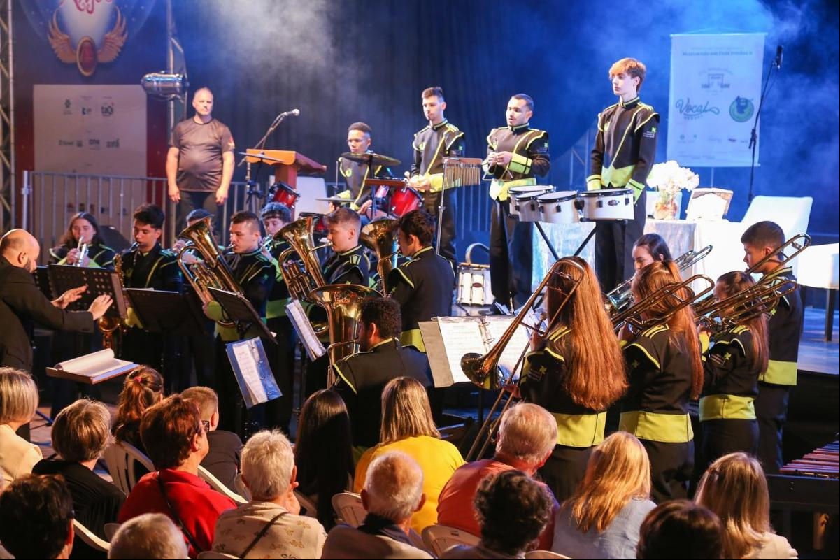 Grupo se apresenta em diversos eventos na cidade e região Grupo se apresenta em diversos eventos na cidade e região
