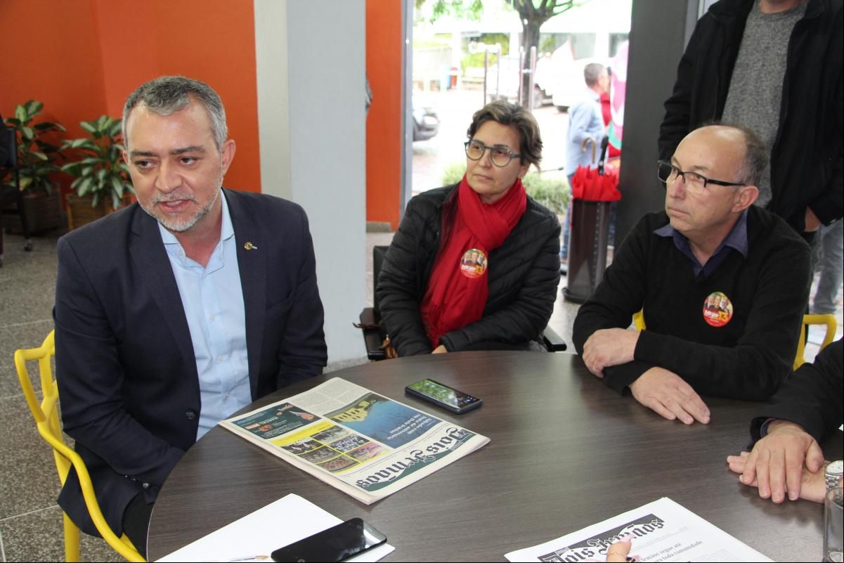 Edegar Pretto com Cristine Groth, presidente do PT em Dois Irmãos, e o ex-vereador Joracir Filipin Edegar Pretto com Cristine Groth, presidente do PT em Dois Irmãos, e o ex-vereador Joracir Filipin