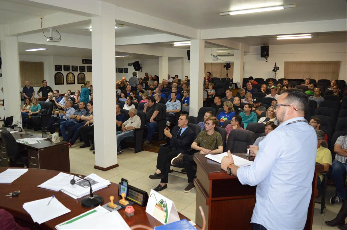 Audiência lotou a Câmara de Vereadores nesta segunda Audiência lotou a Câmara de Vereadores nesta segunda