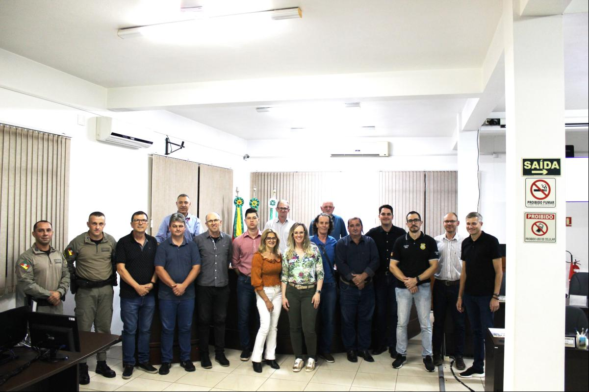 Forças policiais e Consepro participaram da sessão (Fotos: Divulgação / Câmara) Forças policiais e Consepro participaram da sessão (Fotos: Divulgação / Câmara)