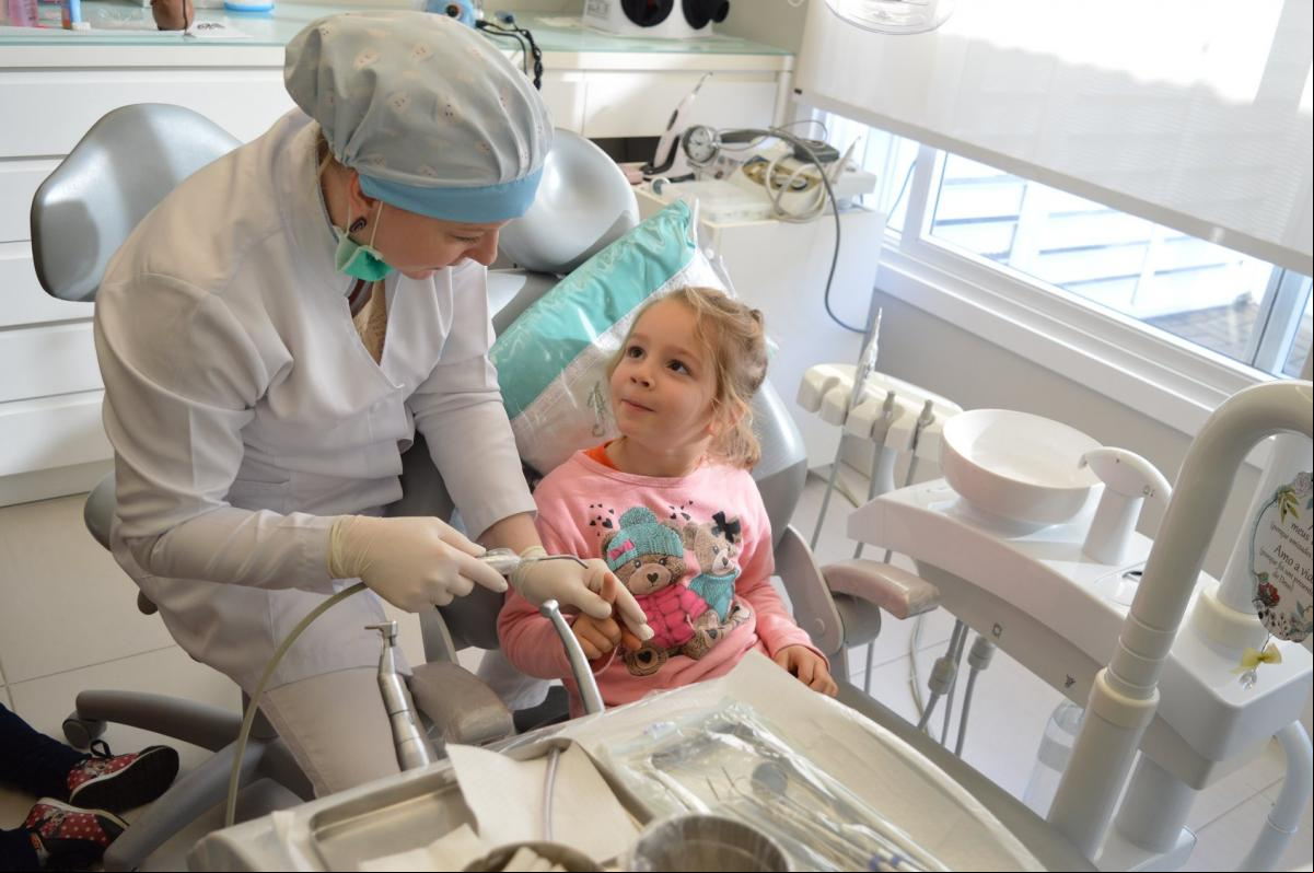 Garotada conversou com a dentista Alice Rörig Garotada conversou com a dentista Alice Rörig