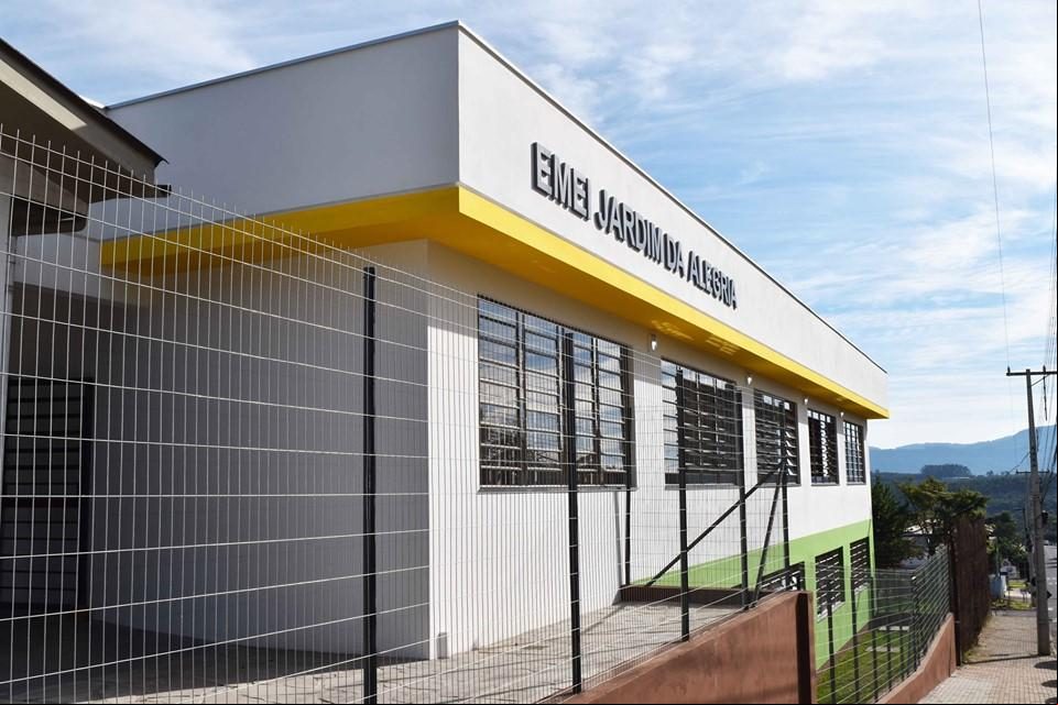 Escola de educação infantil fica no bairro Travessão Escola de educação infantil fica no bairro Travessão