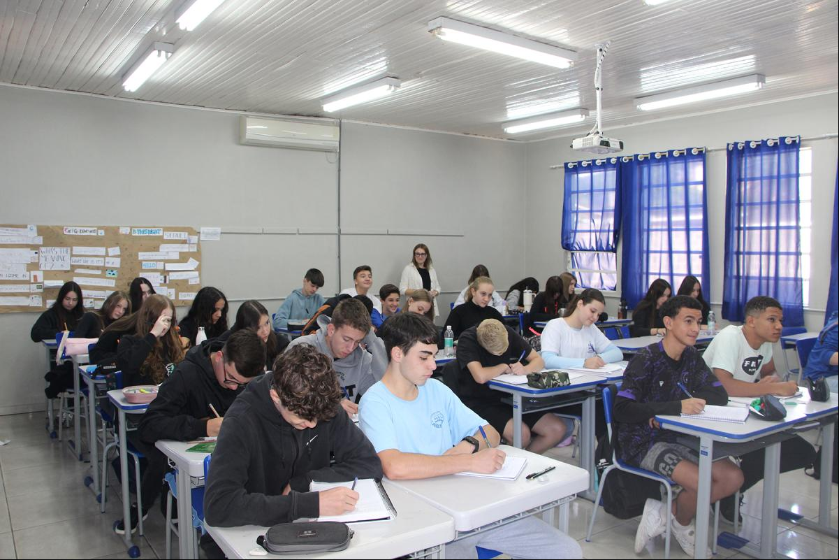 Escola é a única da cidade que tem Ensino Médio Escola é a única da cidade que tem Ensino Médio