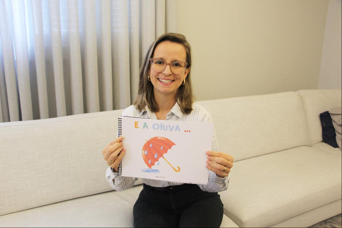 Sabrina Führ, psicóloga e autora do livro “E a chuva...” Sabrina Führ, psicóloga e autora do livro “E a chuva...”