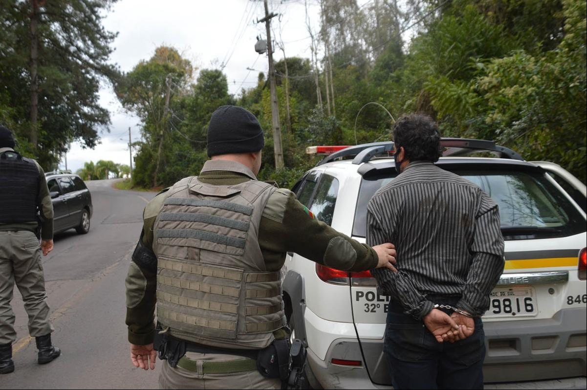 Homem estava foragido da justiça desde o dia 7 de novembro de 2020 Homem estava foragido da justiça desde o dia 7 de novembro de 2020