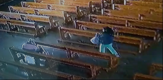 Polícia divulgou imagens de câmeras de segurança Polícia divulgou imagens de câmeras de segurança