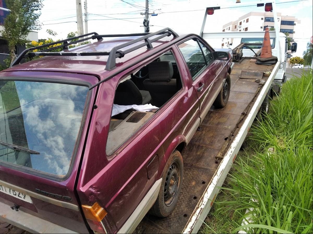 Veículo foi abandonado no bairro Primavera Veículo foi abandonado no bairro Primavera