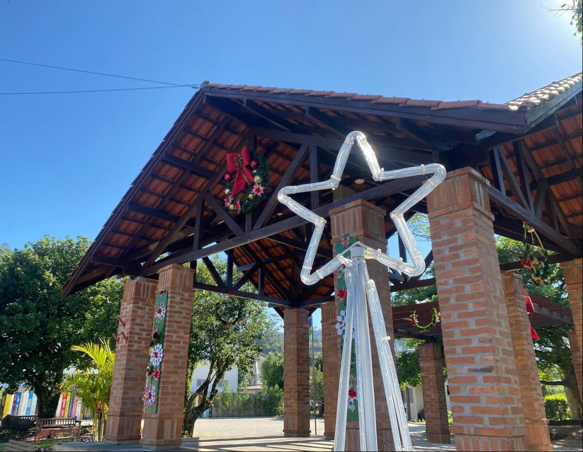 Decoração natalina já está nas ruas da cidade (Fotos: Divulgação)
