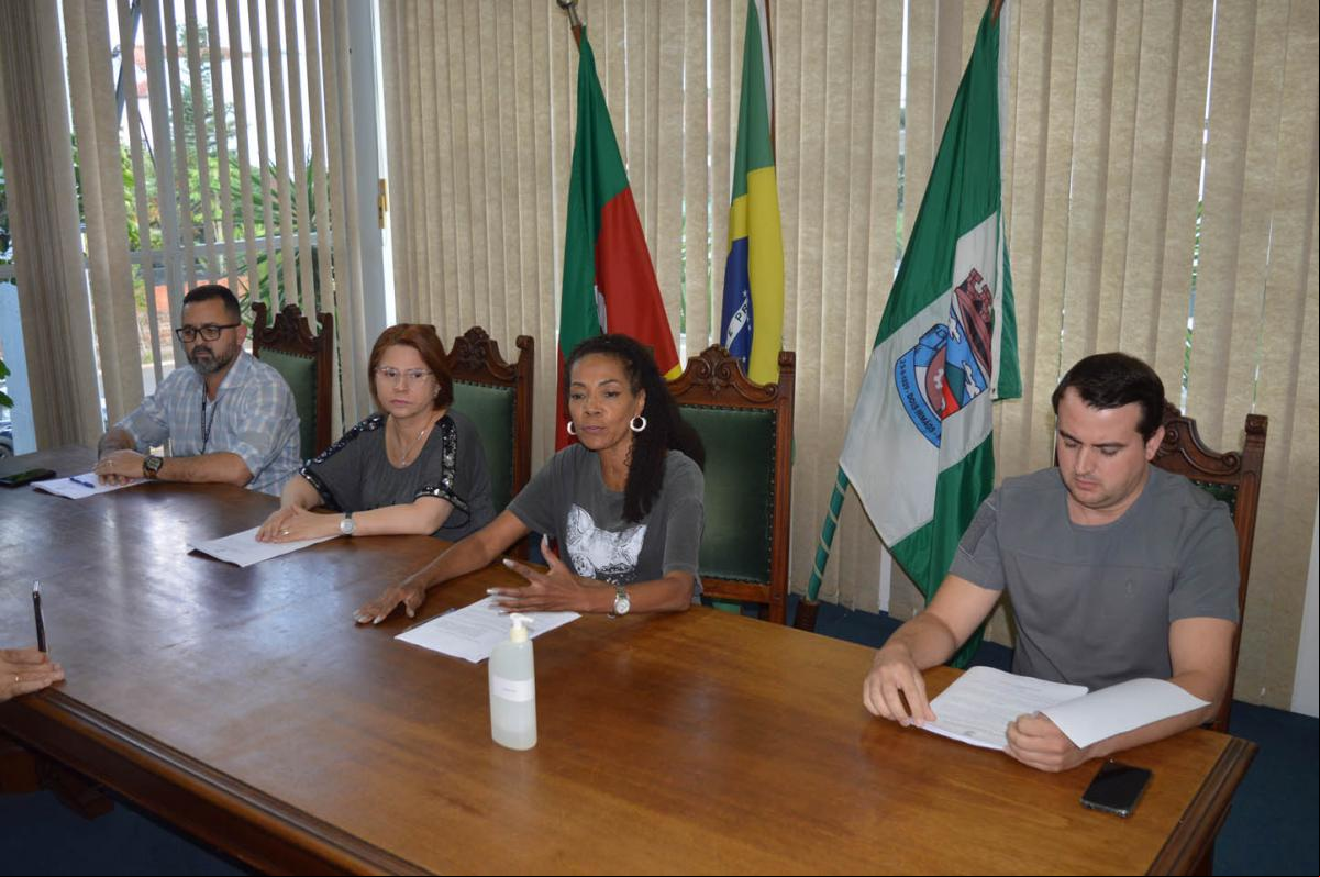 Maicá, Maristane, Tânia e Jerri na coletiva Maicá, Maristane, Tânia e Jerri na coletiva