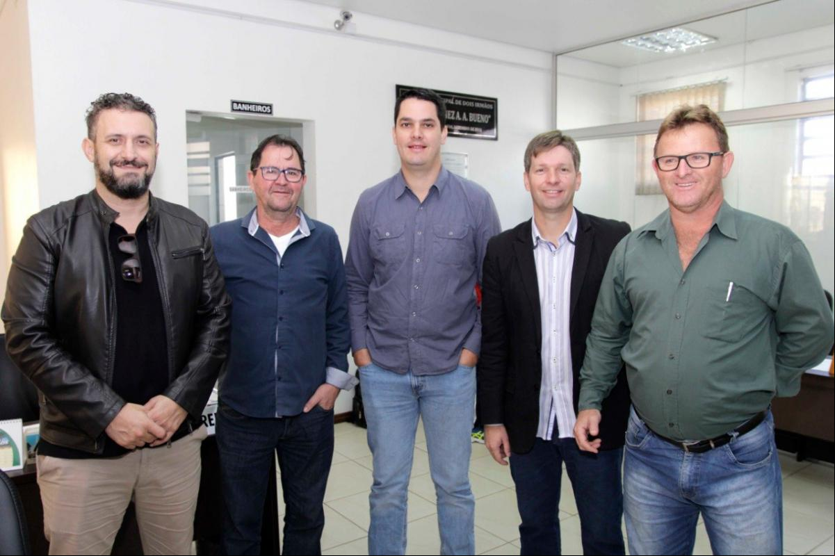 Issur, Elói, Ramon, Paulinho Gehrke e Carlos Arnold Issur, Elói, Ramon, Paulinho Gehrke e Carlos Arnold