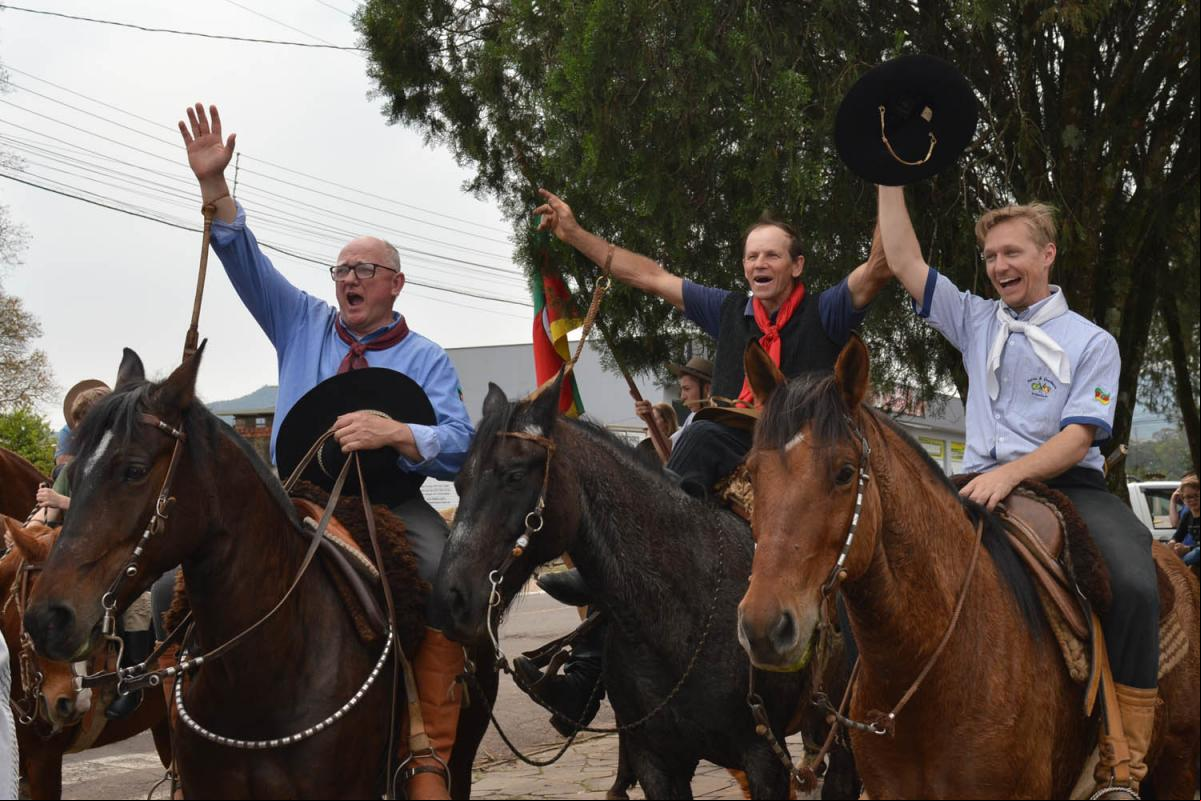 Gaúchos celebram o orgulho pelo Rio Grande Gaúchos celebram o orgulho pelo Rio Grande