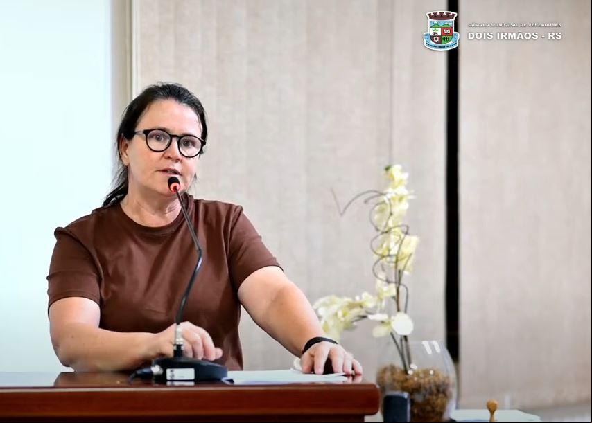 Ela ocupou a cadeira de Nilton Tavares Ela ocupou a cadeira de Nilton Tavares