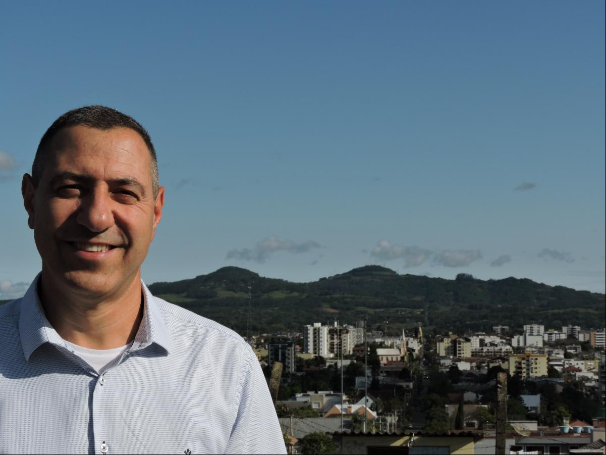 Ele foi o quarto mais votado na eleição para vereador Ele foi o quarto mais votado na eleição para vereador
