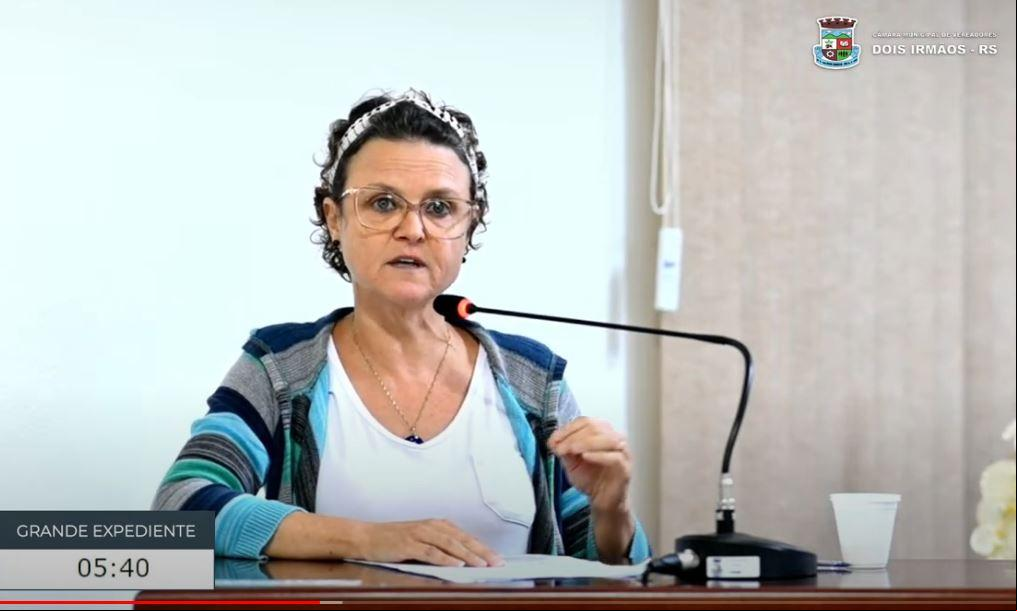 Sheila também criticou a istração municipal