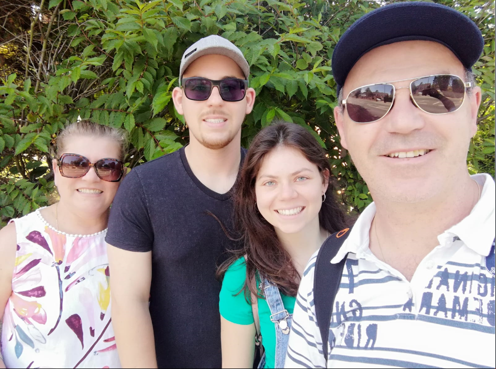 Mônica, Vinícius, Louise e Vladimir