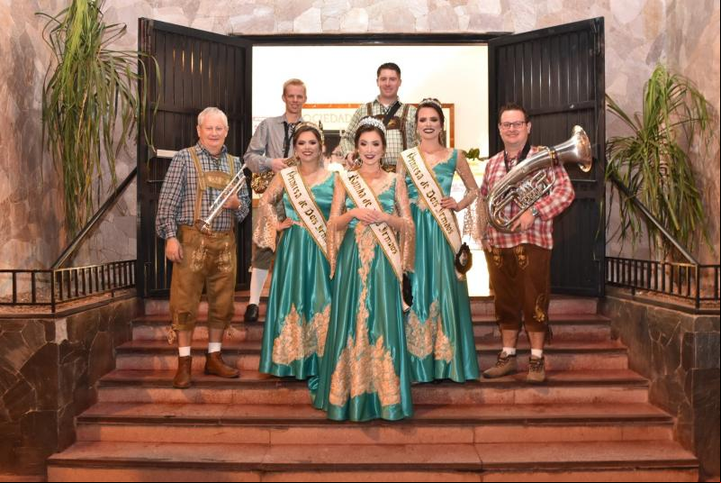 Baumschneis Kolonial Kaffee: Soberanas de Dois Irmãos com a bandinha Baila Baila (Divulgação / PMDI)
