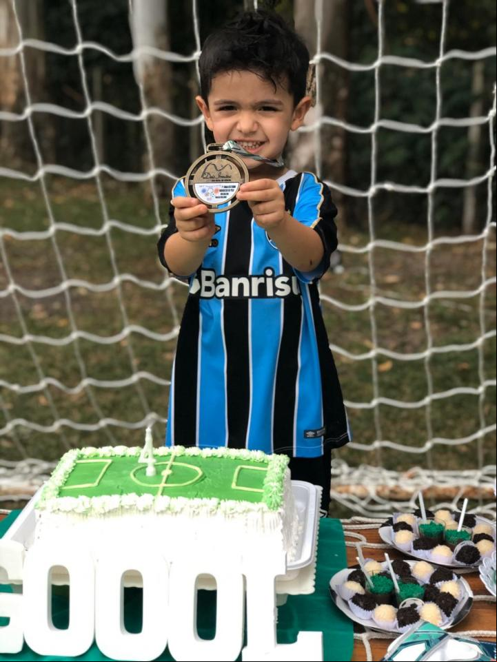 Bernardo completou 4 anos, para alegria dos pais Daiane Bieleski e Luciano Neuhaus