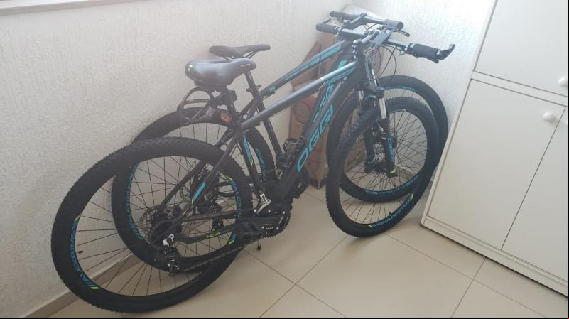 Bicicleta que foi furtada é a primeira que aparece na foto