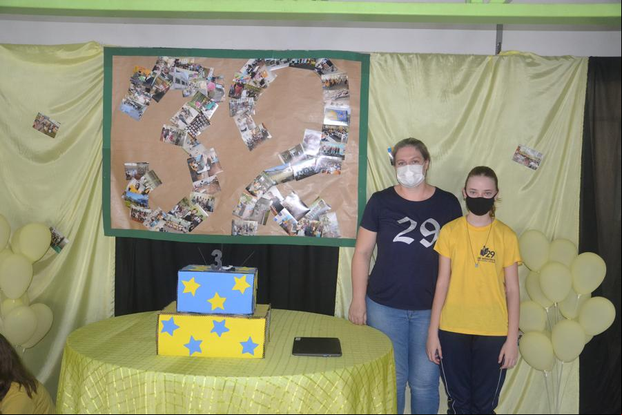 Bolo foi confeccionado na aula de artes da escola