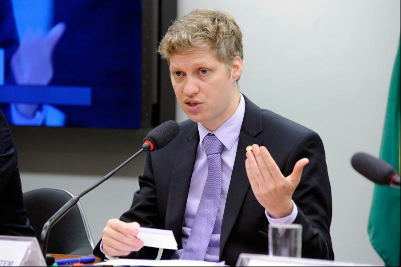 Deputado Marcel van Hattem é autor do pedido de audiência