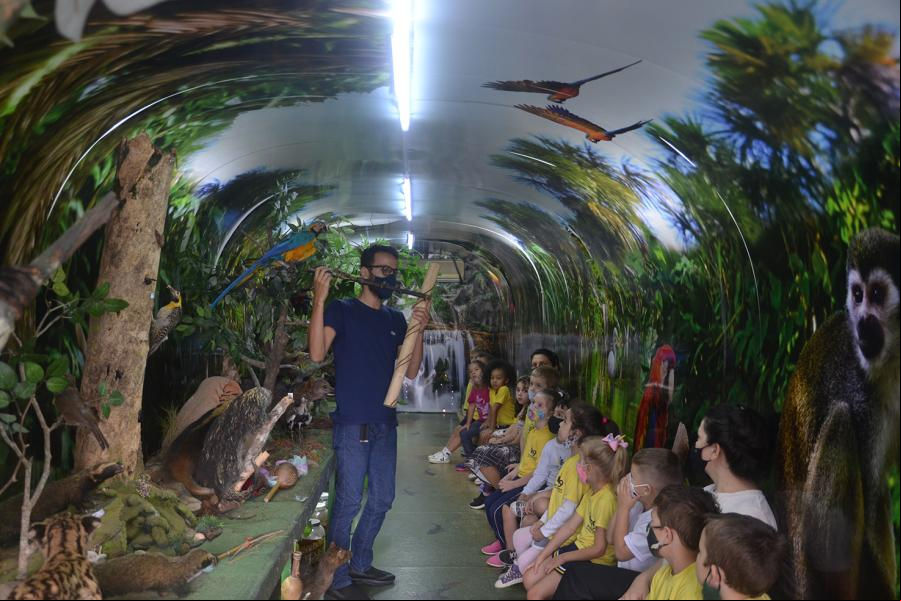 Carreta Amazônica esteve na escola na quinta-feira