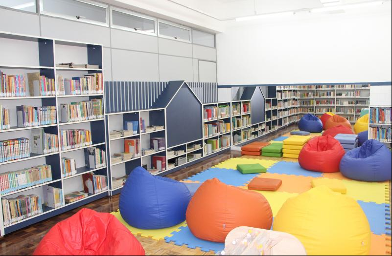 Nova biblioteca fica no andar térreo, o que facilitará o o dos alunos
