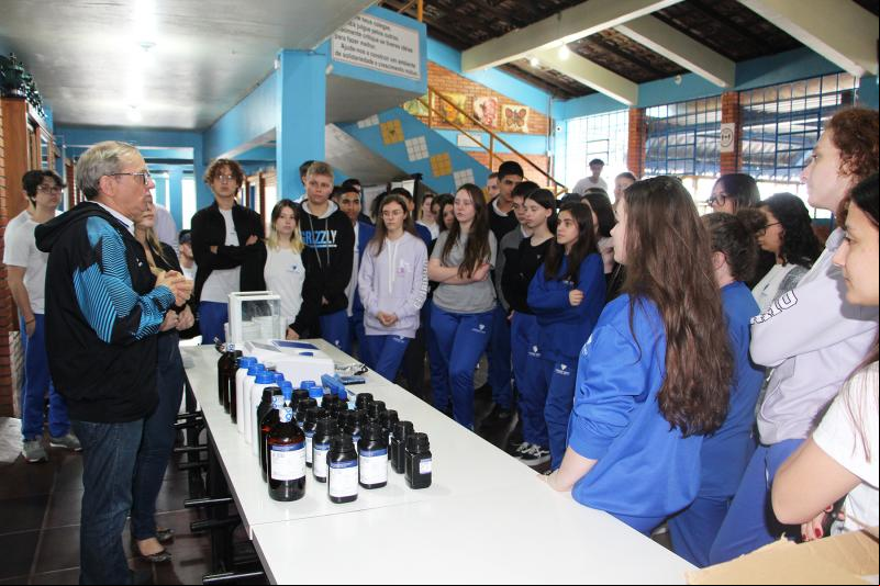 Itens foram entregues oficialmente aos alunos na semana ada