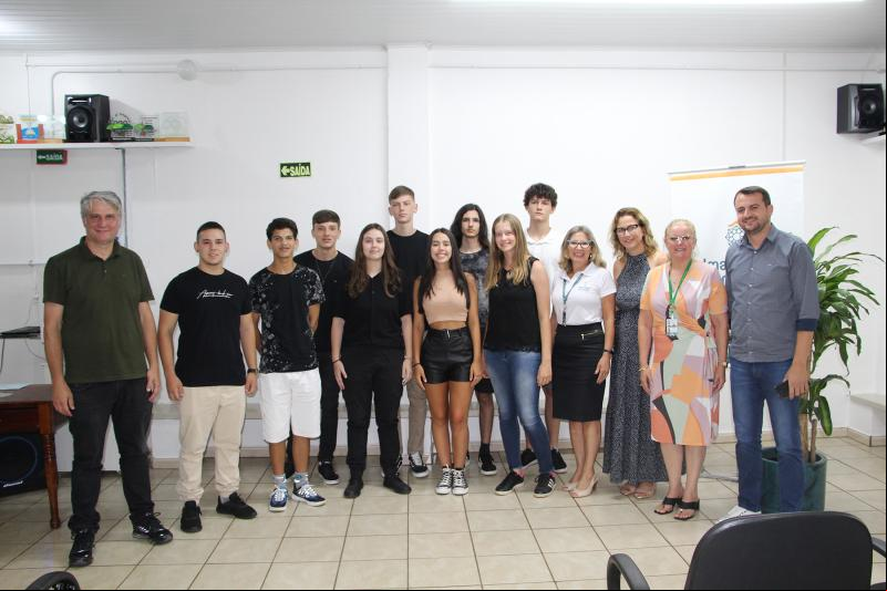Formatura ocorreu no auditório do colégio