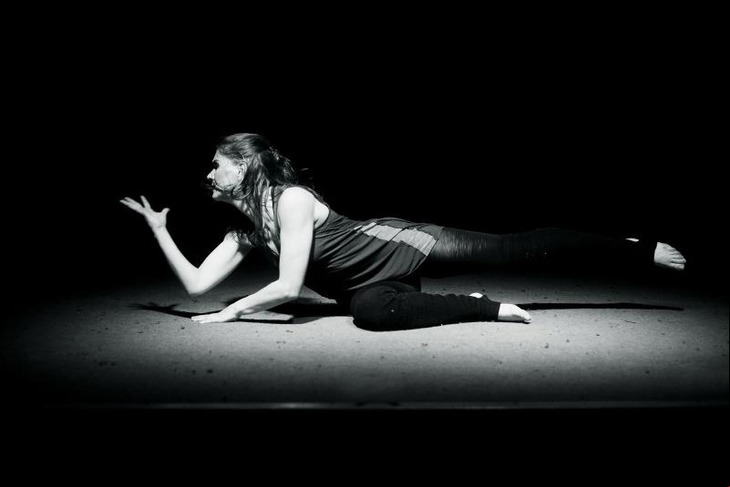 “A dança é um convite para sentir-se vivo”, diz a professora Jenifer (Foto: Vanessa Fanfa)