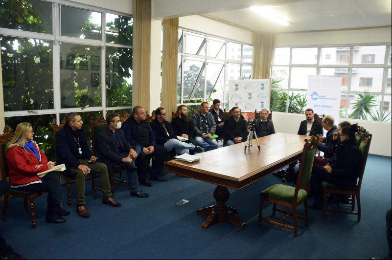 Lançamento ocorreu na sala de reuniões da prefeitura