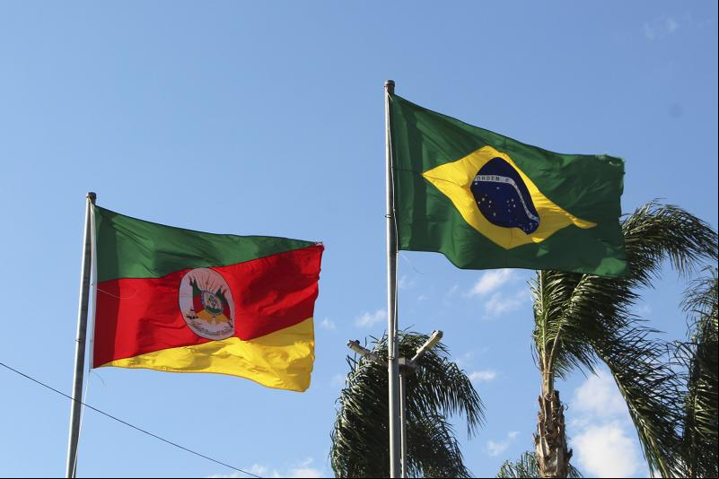 Eleitores vão às urnas para eleger governador e presidente
