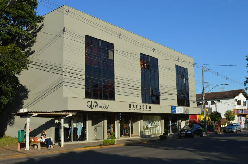 São 37 unidades, sendo 9 residenciais e 28 salas comerciais