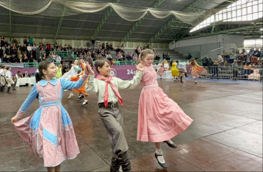 Invernada mirim fez belíssimas apresentações no sábado e domingo
