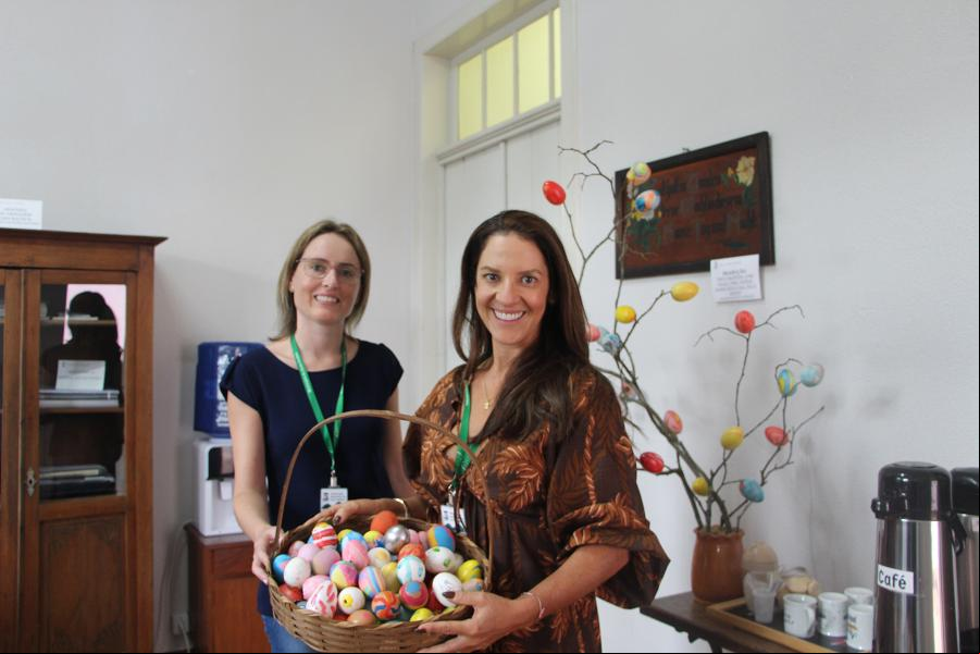 Kátia Knorst e Elisandra Bremm, do Departamento de Cultura