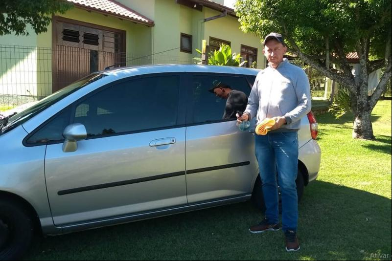 Lavagem tradicional utiliza 1.000 vezes mais água do que a lavagem ecológica no processo de limpeza de veículos