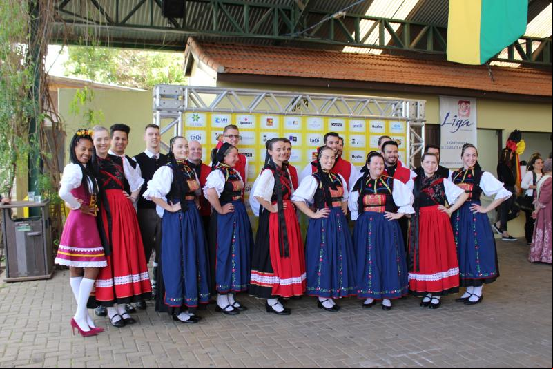 Baumschneis Volkstanzgruppe