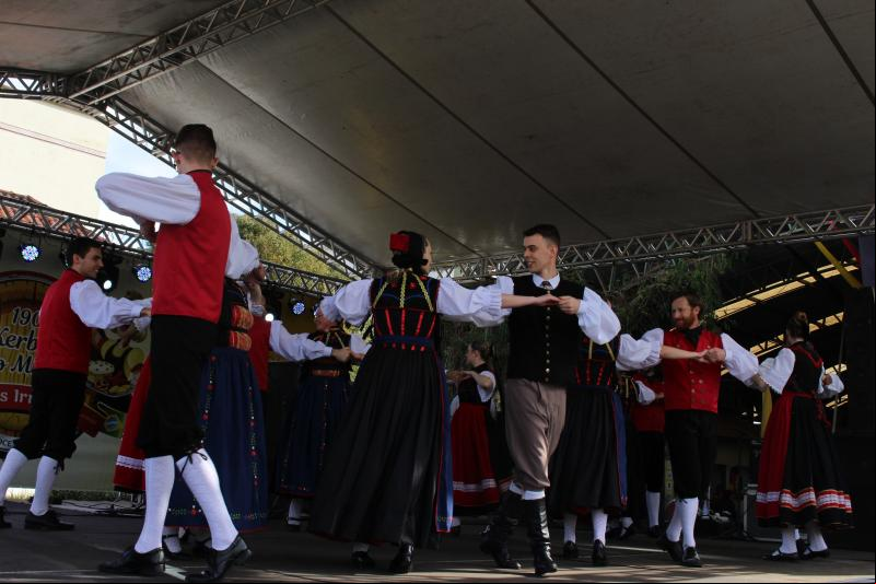 Baumschneis Volkstanzgruppe é atração no domingo