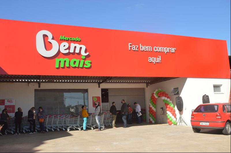 Endereço é Av. 25 de Julho, 551, Centro