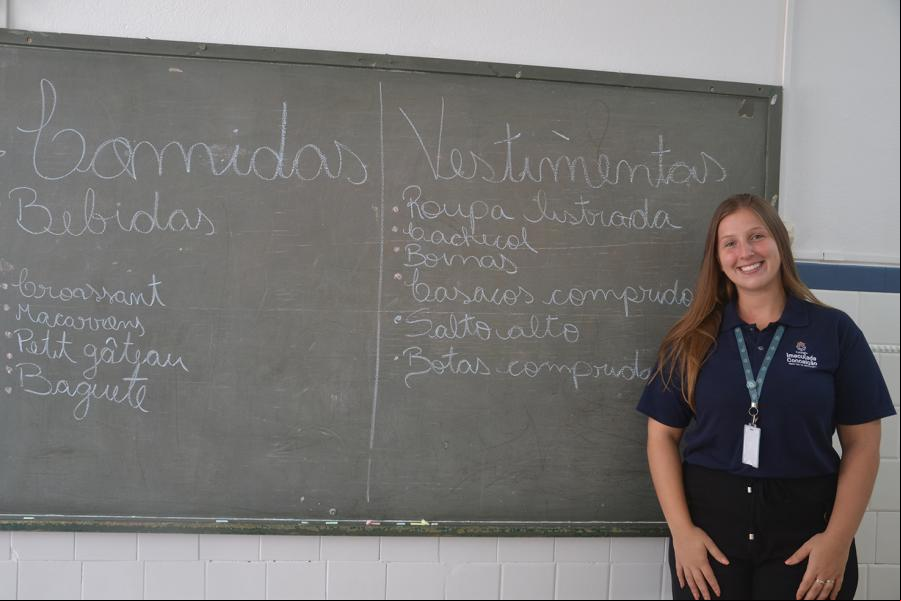 Monitora Ana Cláudia