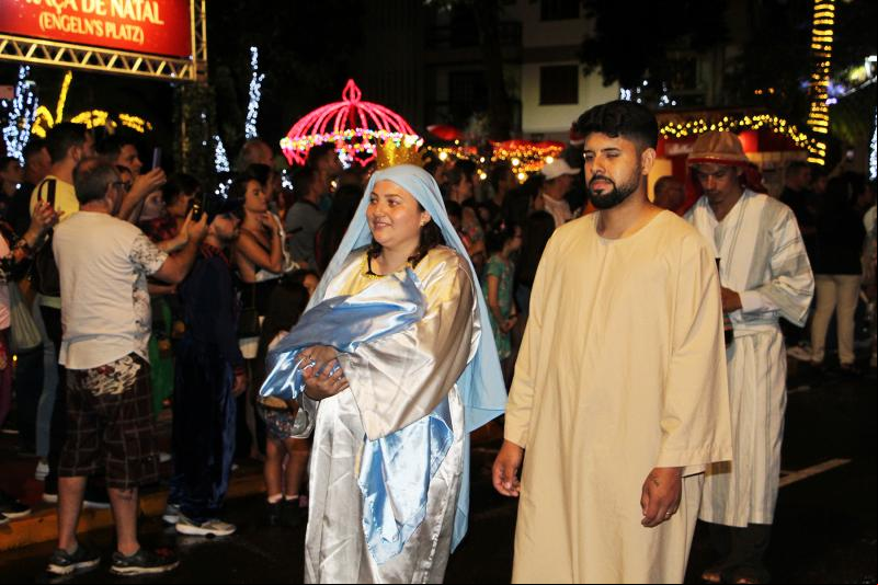 Desfile temático é no domingo