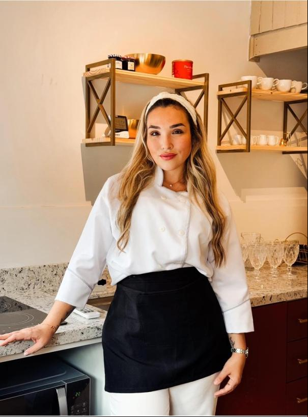 Nicolly Brito, gastrônoma, especialista em chocolates, inaugurou no dia 14/2 a Kraków Chocolates Artesanais, na Av. São Miguel, 900, Sala 16