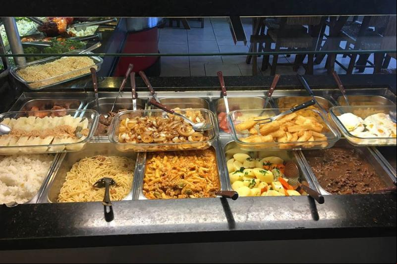 Praticamente todos os restaurantes da cidade trabalham com buffet