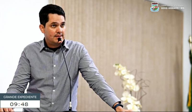 “É um conceito vindo da iniciativa privada”, diz ele