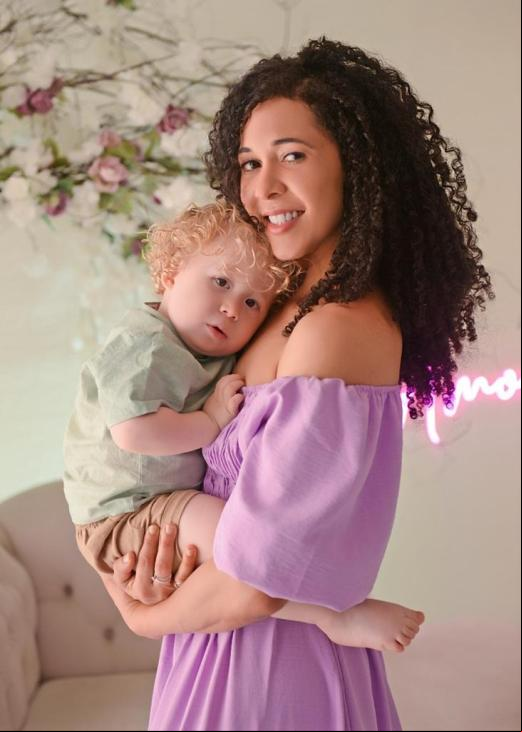 Rannyele Castro Silva com o filho Joaquim José Silva Postai (Foto: Ana Pasqualina Fotografias)