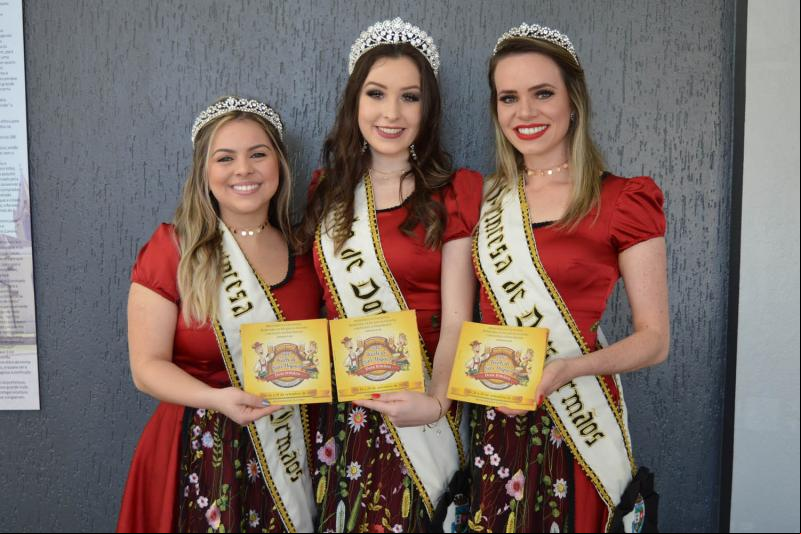 Betina, Tainara e Djenifer estiveram no JDI nesta quarta