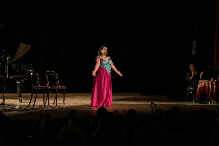Talento e elegância no palco (Foto Adriana Marchiori)
