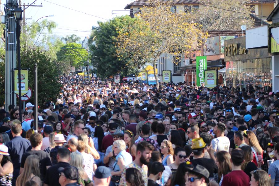 Um mar de gente tomou o Centro da cidade